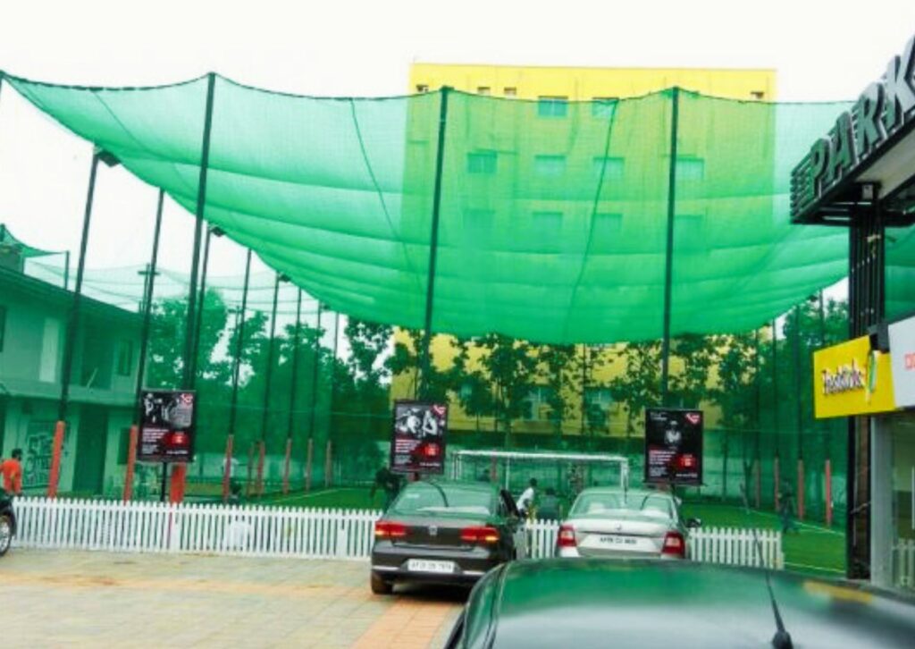 Car parking safety nets for open areas